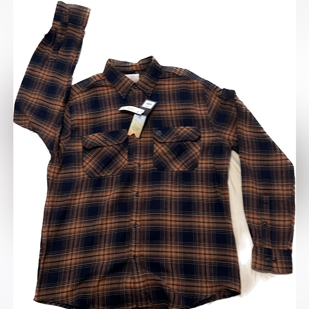 Men’s flannel shirt.